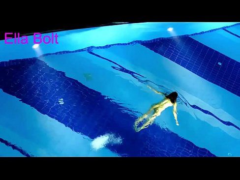 ❤️ मी पाहणे थांबवू शकत नाही, तरुण गोरा ELLA BOLT रिसॉर्ट पूलमध्ये नग्न पोहताना पकडला गेला ❌  आमच्याकडे mr.rex-porn-com.ru ❌❤